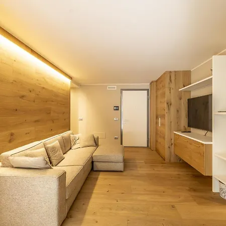 Apartment 3br Delle Volpi - What'app - 0049-1551-0224-169 - For Reservations!