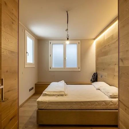 Apartment 3br Delle Volpi - What'app - 0049-1551-0224-169 - For Reservations! Courmayeur